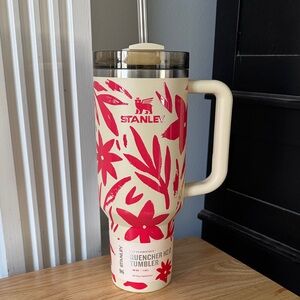 Stanley Quencher H2.0 Tumbler - Cream with Red Floral